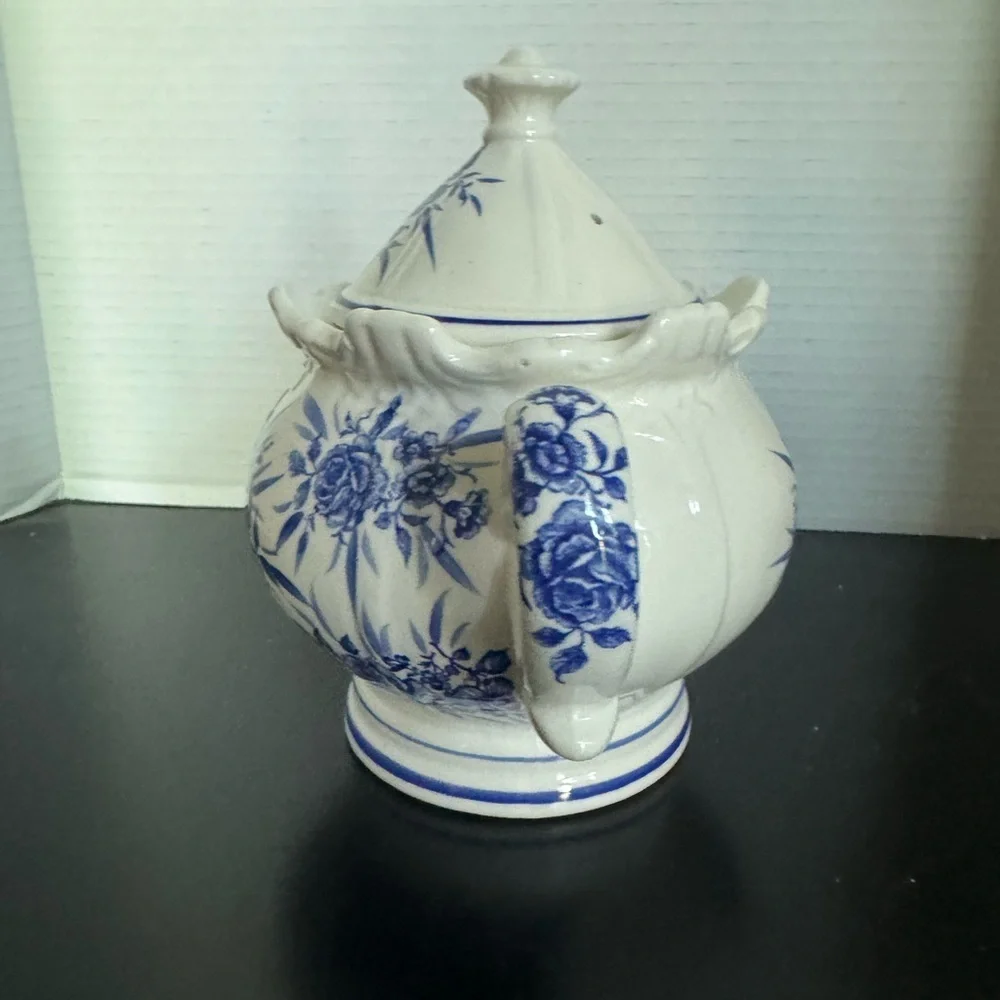 Vintage Blue & White decorative small teapot